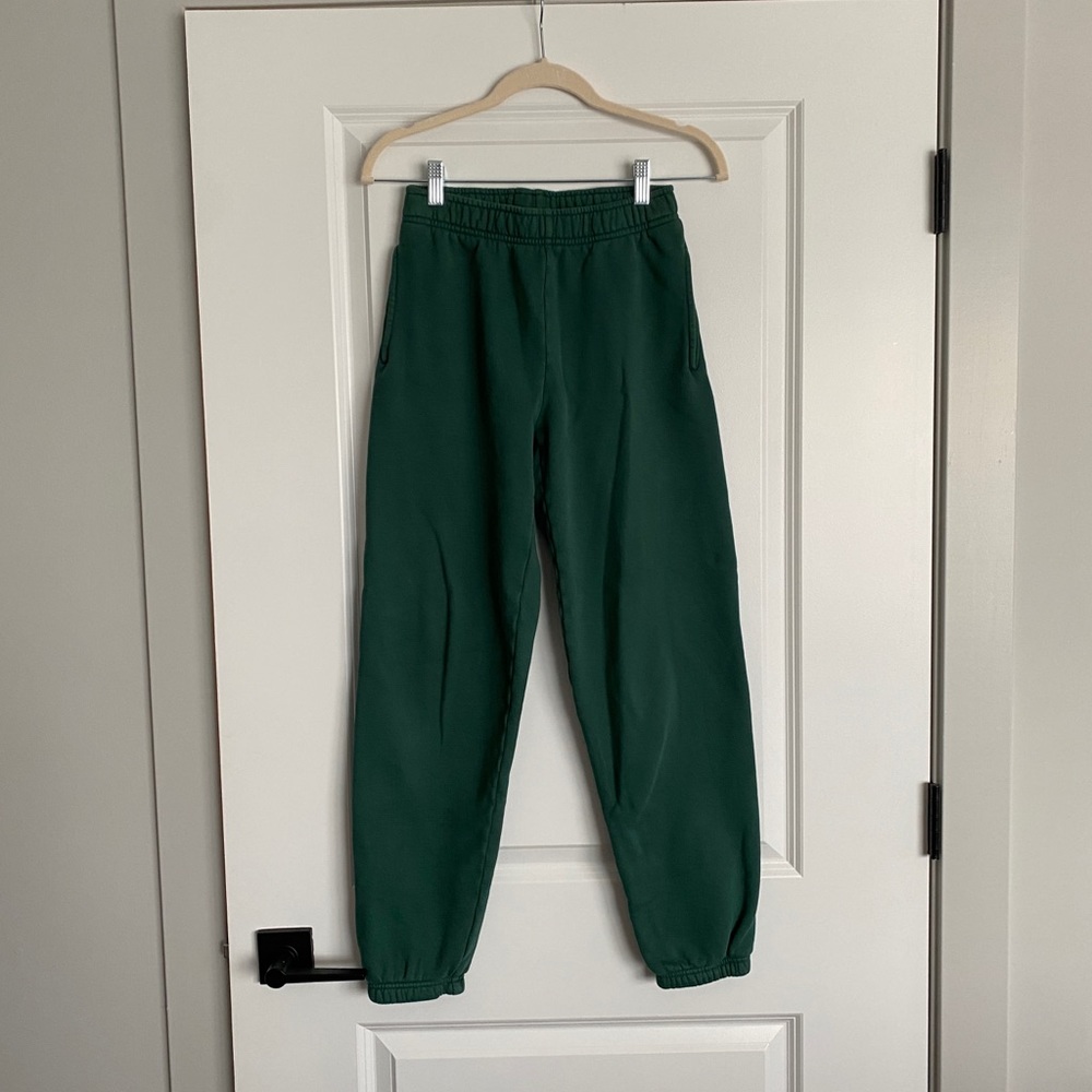 Aritzia TNA Cozy Fleece Boyfriend Basic Sweatpant